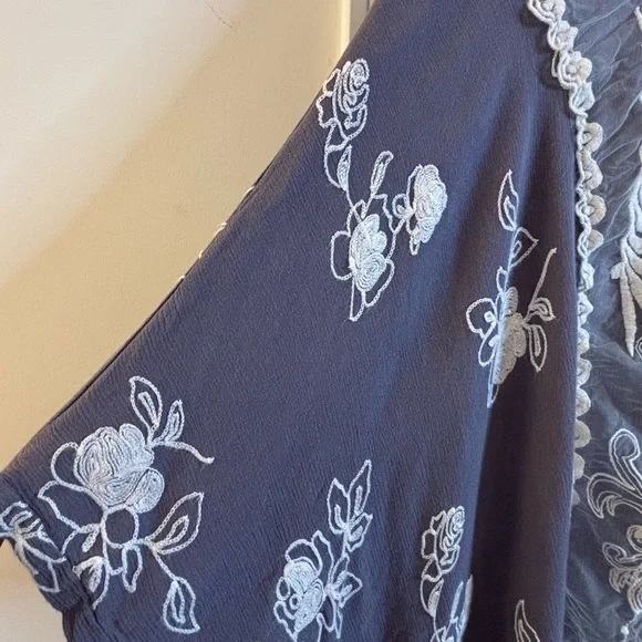 Umgee Tunic Top Blouse Lavender Purple White Embroidery bohemian boho Med. Large - Picture 7 of 9